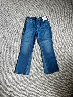 Abercrombie & Fitch NWT Kick Flare Jeans Ultra High Rise Raw Hem Size 27